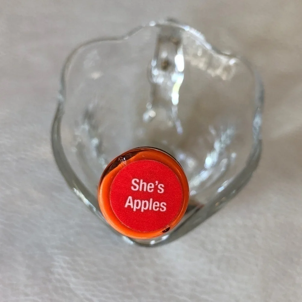She’s APPLES LipSense by Senegence